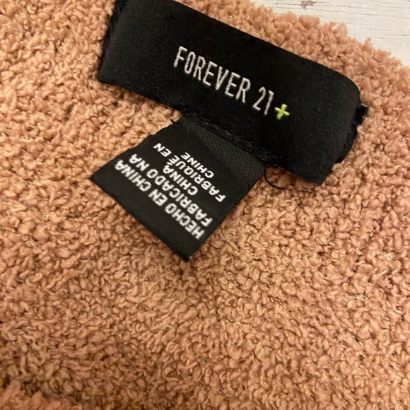 Forever 21 Peach Cream Fuzzy Cropped Sweater Tank Top 1X - Picture 7 of 9